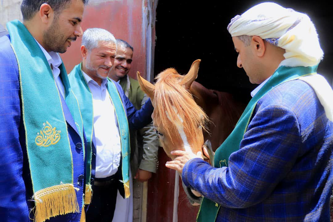 وزير الشباب ونائبه يتفقدان منشآت نادي العروبة